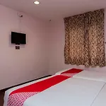 Oyo 44026 98 Hotel
