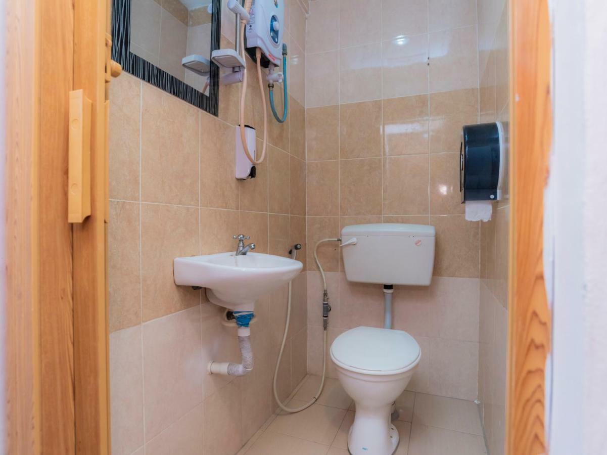 Oyo 44026 98 Hotel