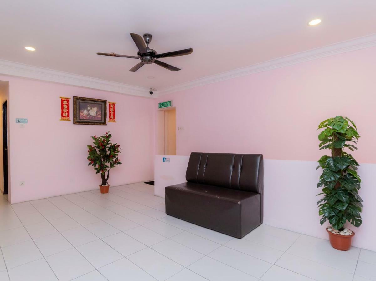 Hotel Oyo 44026 98 2*