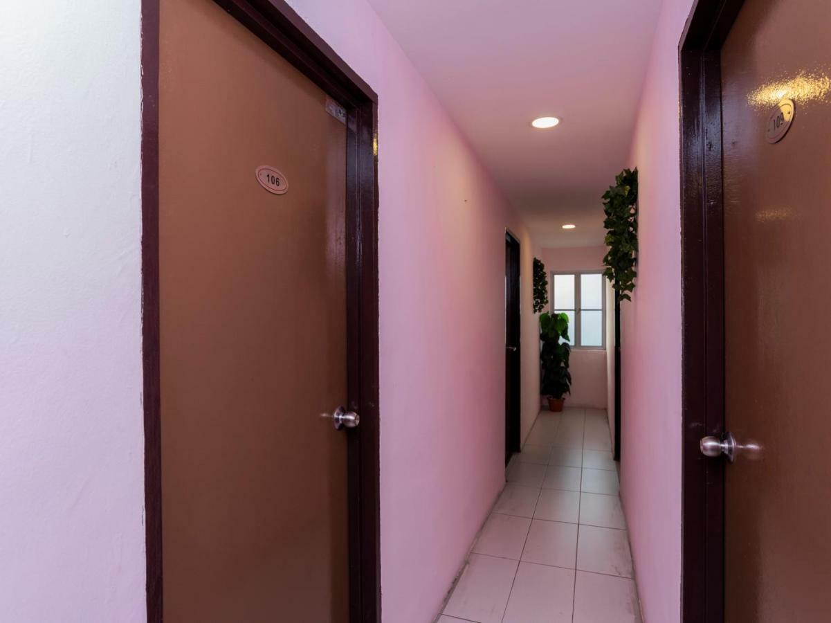 Oyo 44026 98 Hotel 2*
