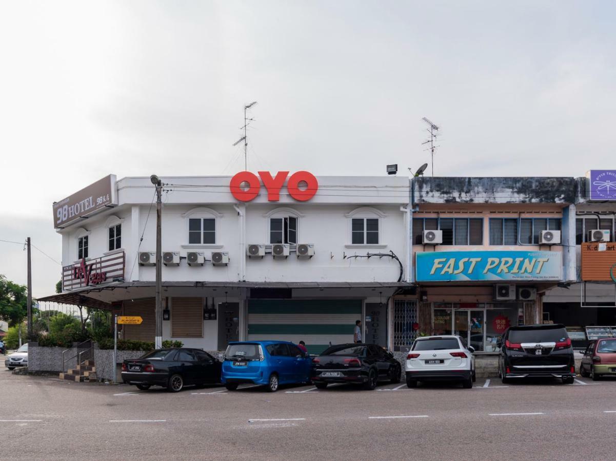 Hotel Oyo 44026 98 2*