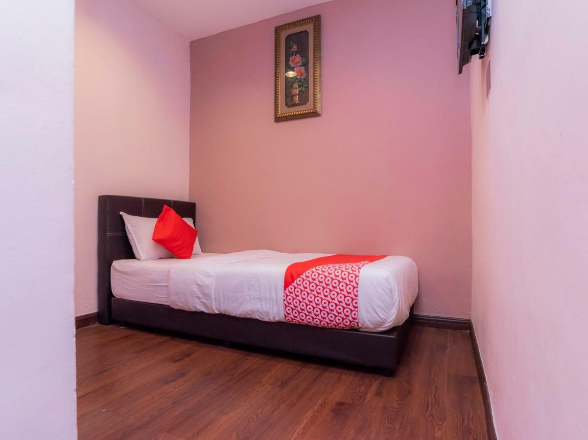 Hotel Oyo 44026 98 2*