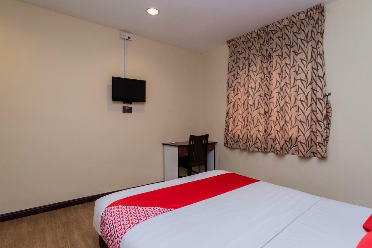 Oyo 44026 98 Hotel 2*
